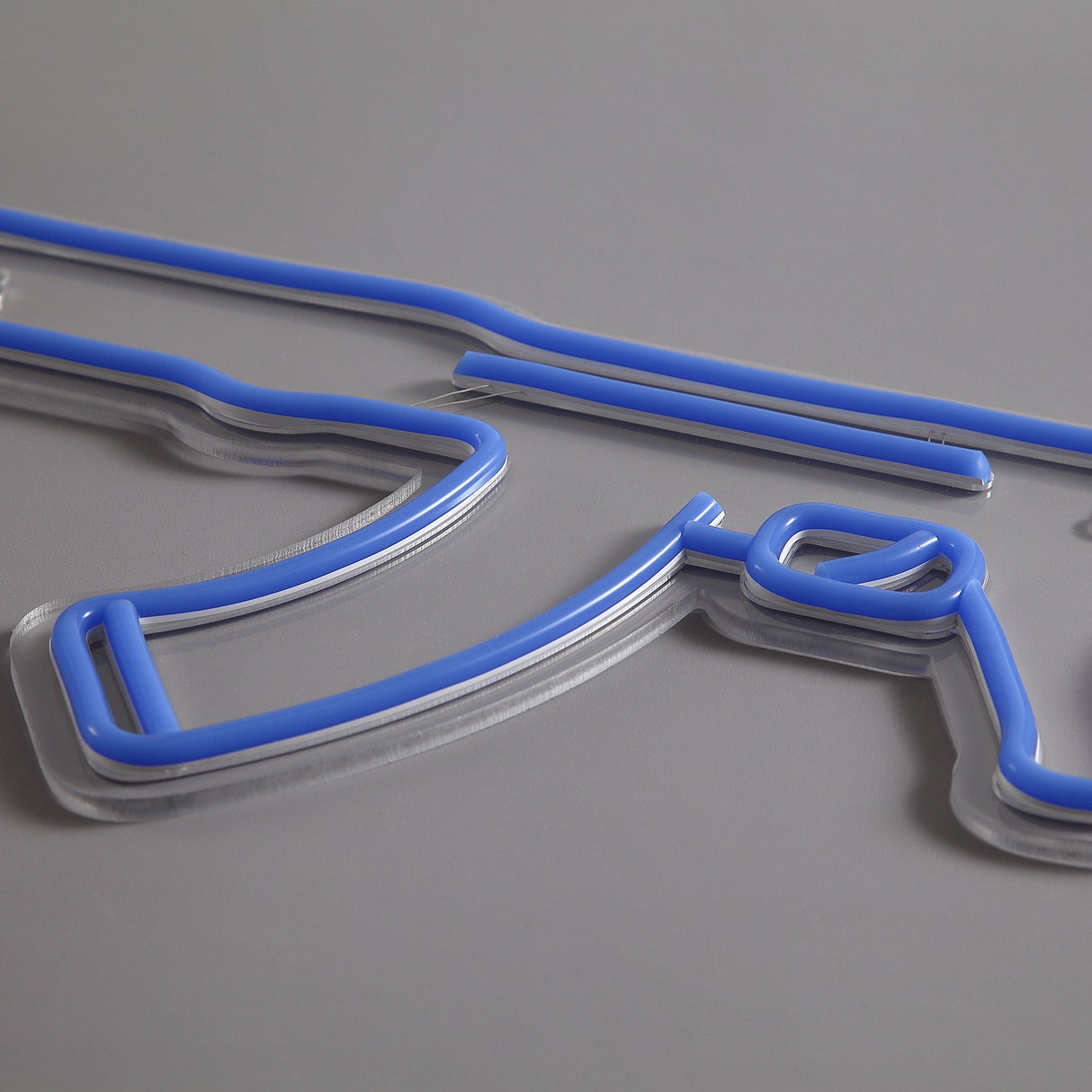 AK-47 Neon Vägglampa Blå-Lampconcept.se