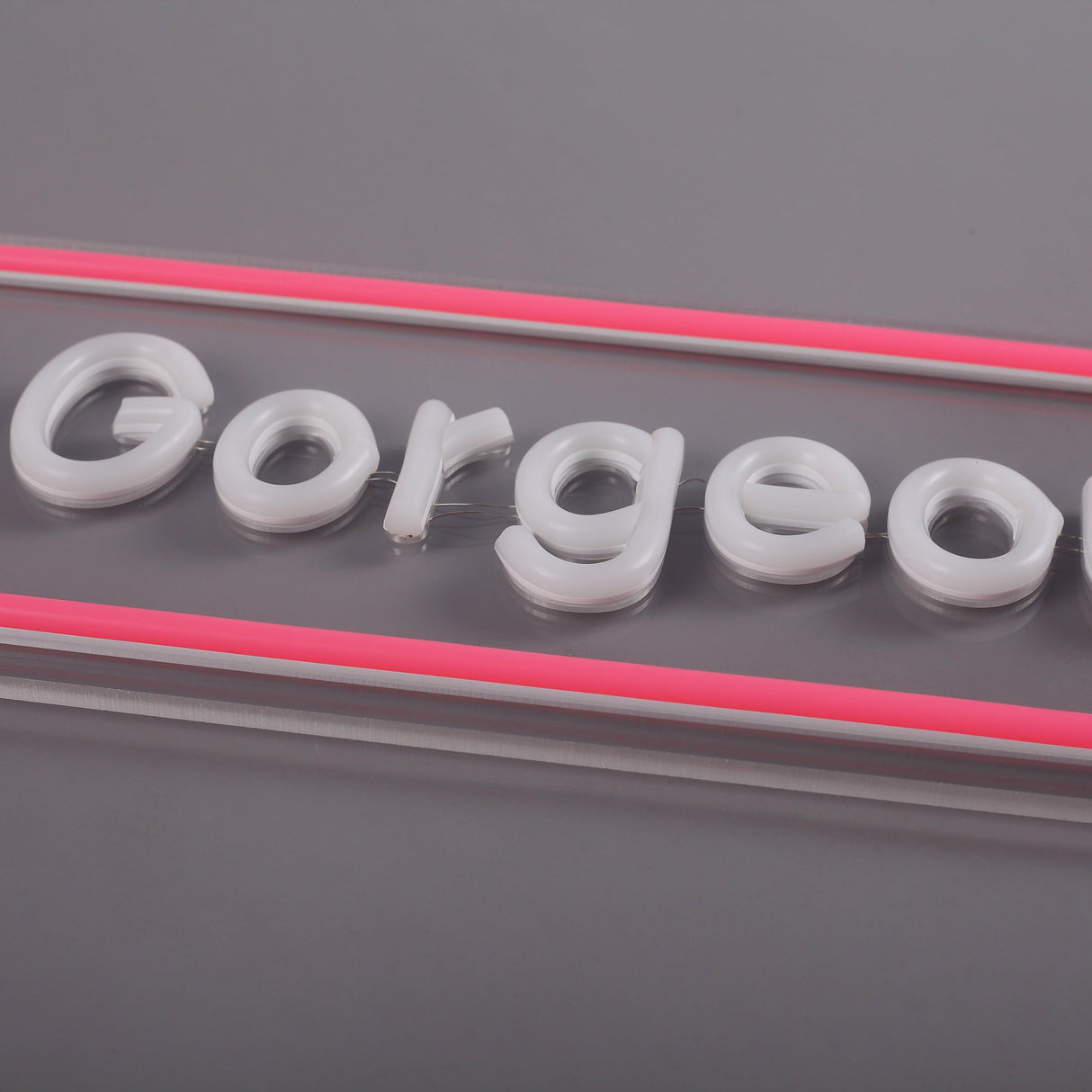 Hello Georgeous Neon Vägglampa-Lampconcept.se