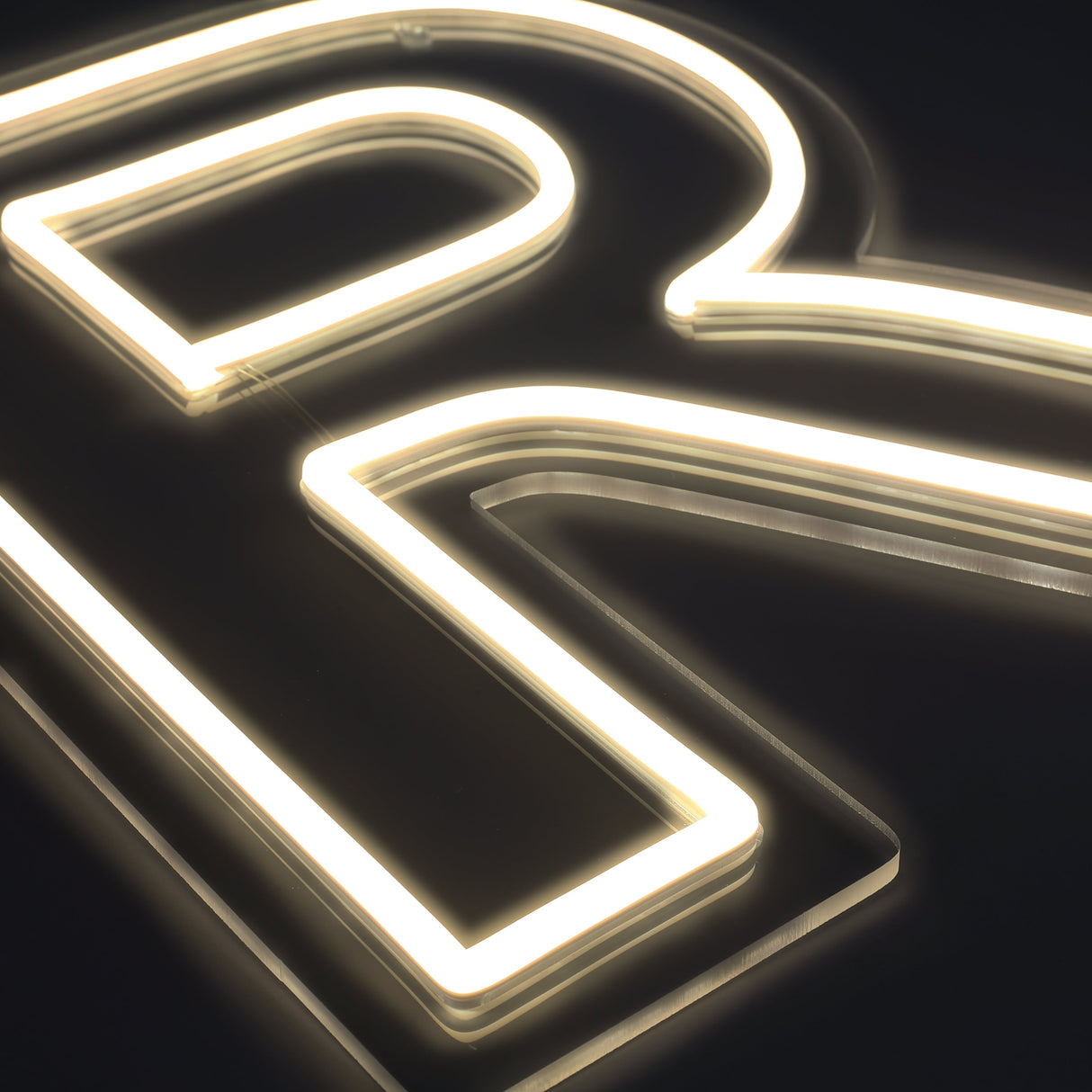 Letter R Neon Wandlamp