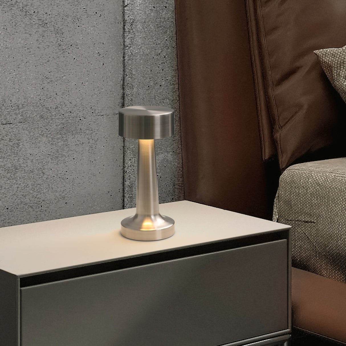 Verona LED Sladdlös Bordslampa Krom-Lampconcept.se