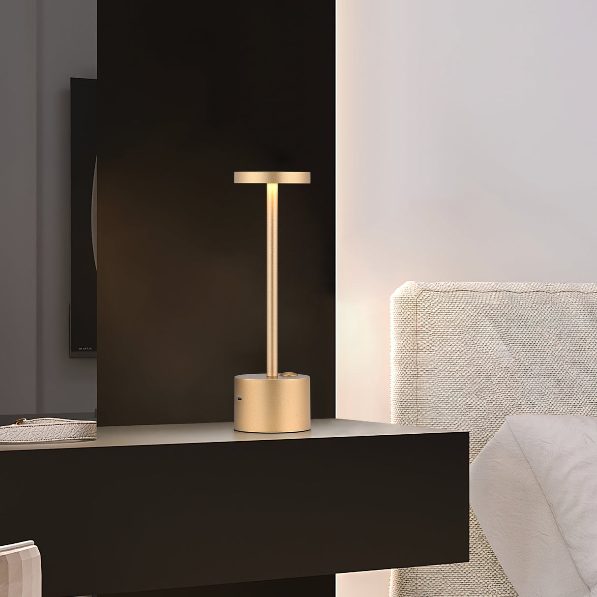 Bologna Mini LED Sladdlös Bordslampa Mässing-Lampconcept.se