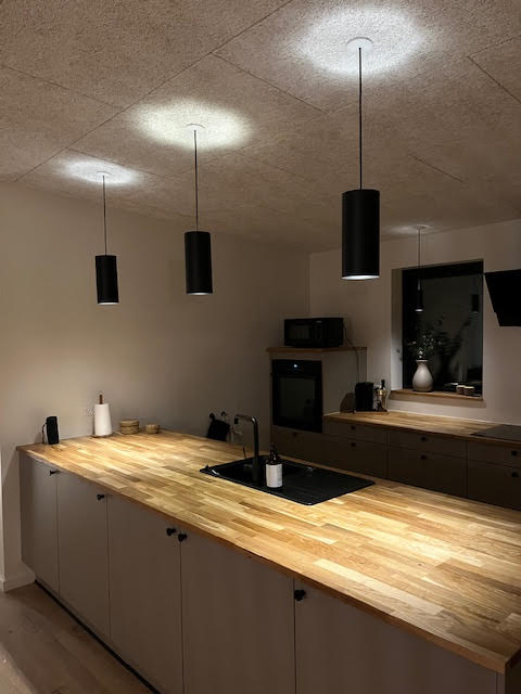 Big Tube Taklampa H27 Svart