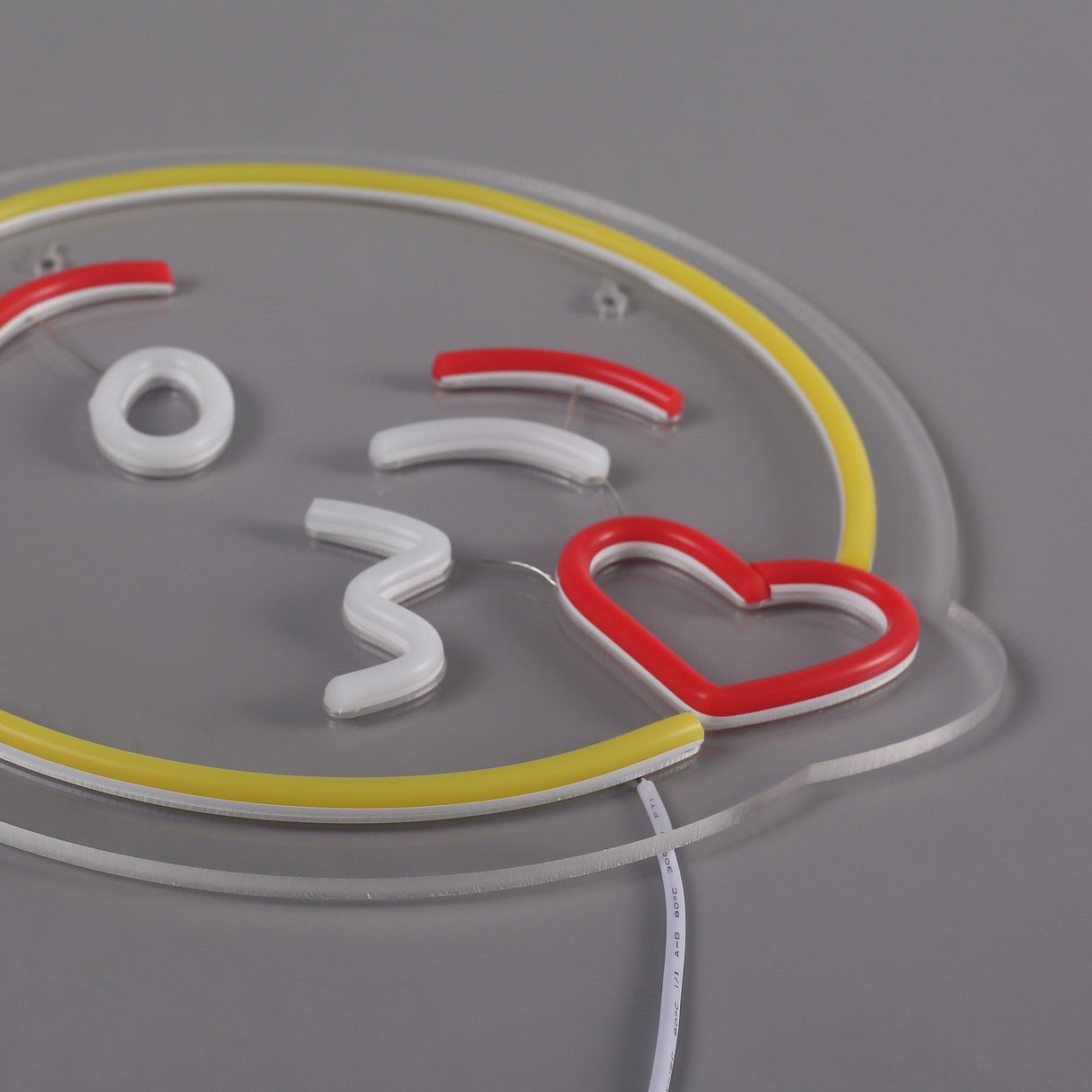 Emoji Kiss Neon Vägglampa-Lampconcept.se