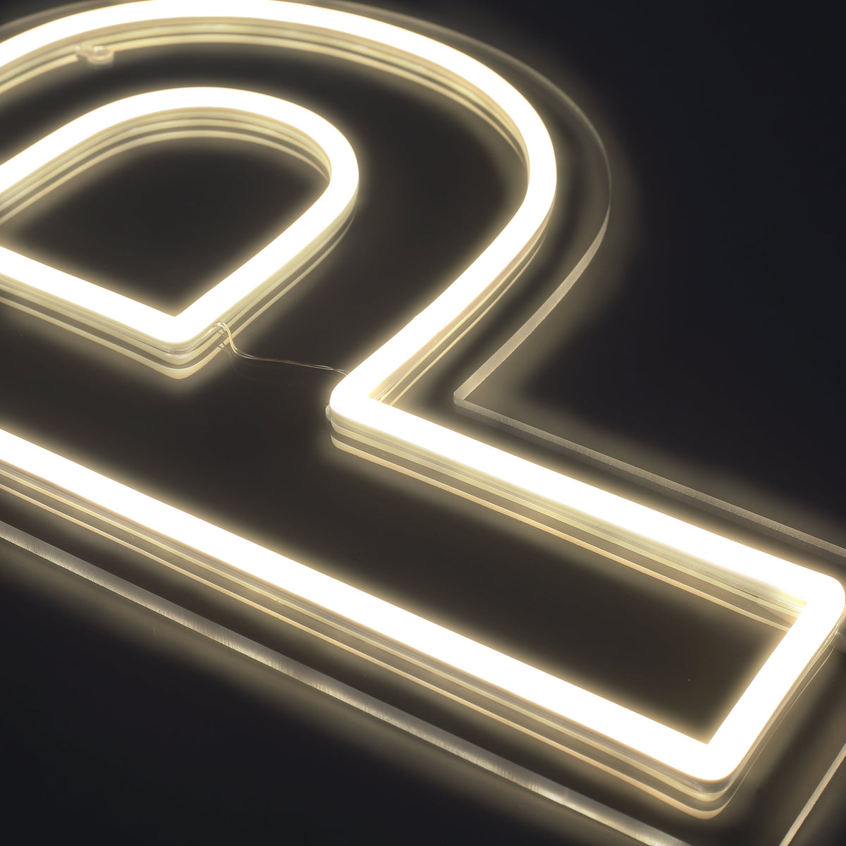 Letter P Neon Wandlamp