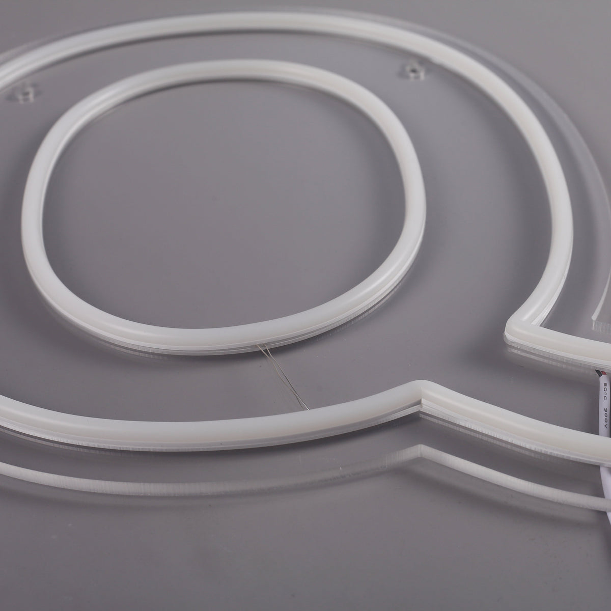 Letter Q Neon Wandlamp