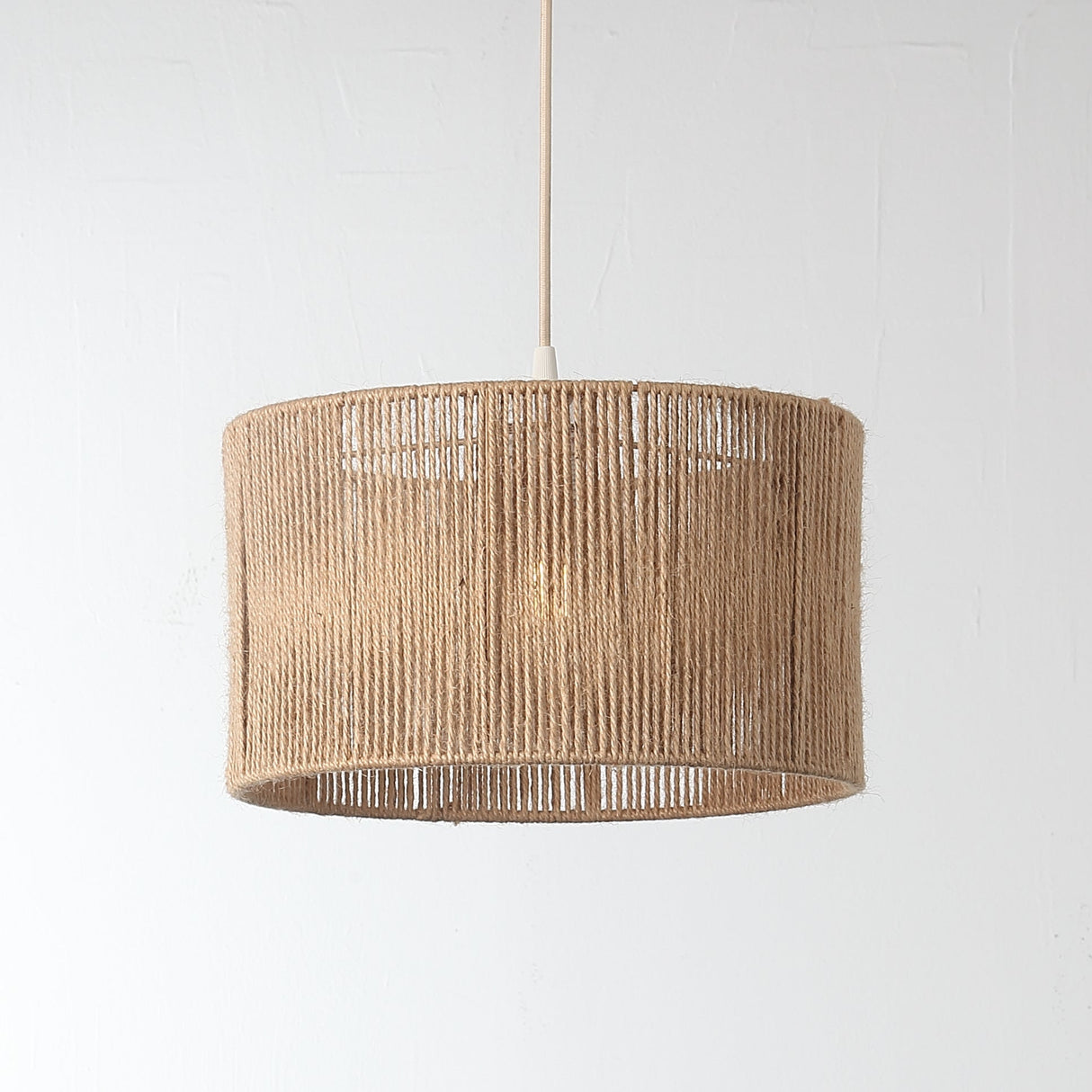 Strings Jute Taklampa Ø30-Lampconcept.se
