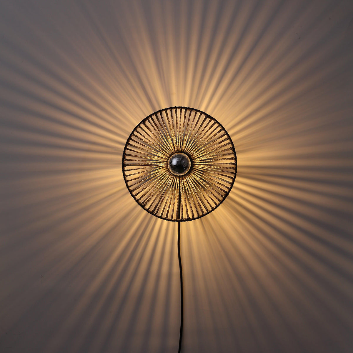 Wave Vägglampa Ø30 Sort-Lampconcept.se