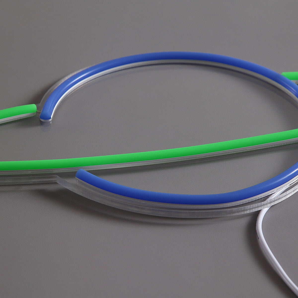 Saturn Neon Vägglampa Blå/Grön-Lampconcept.se