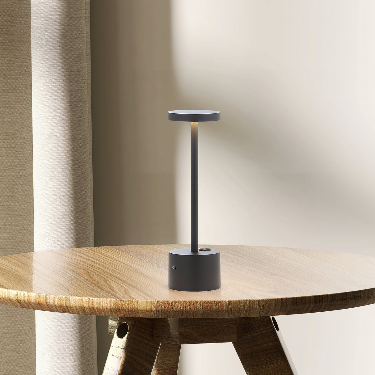 Bologna Mini LED Sladdlös Bordslampa Svart-Lampconcept.se