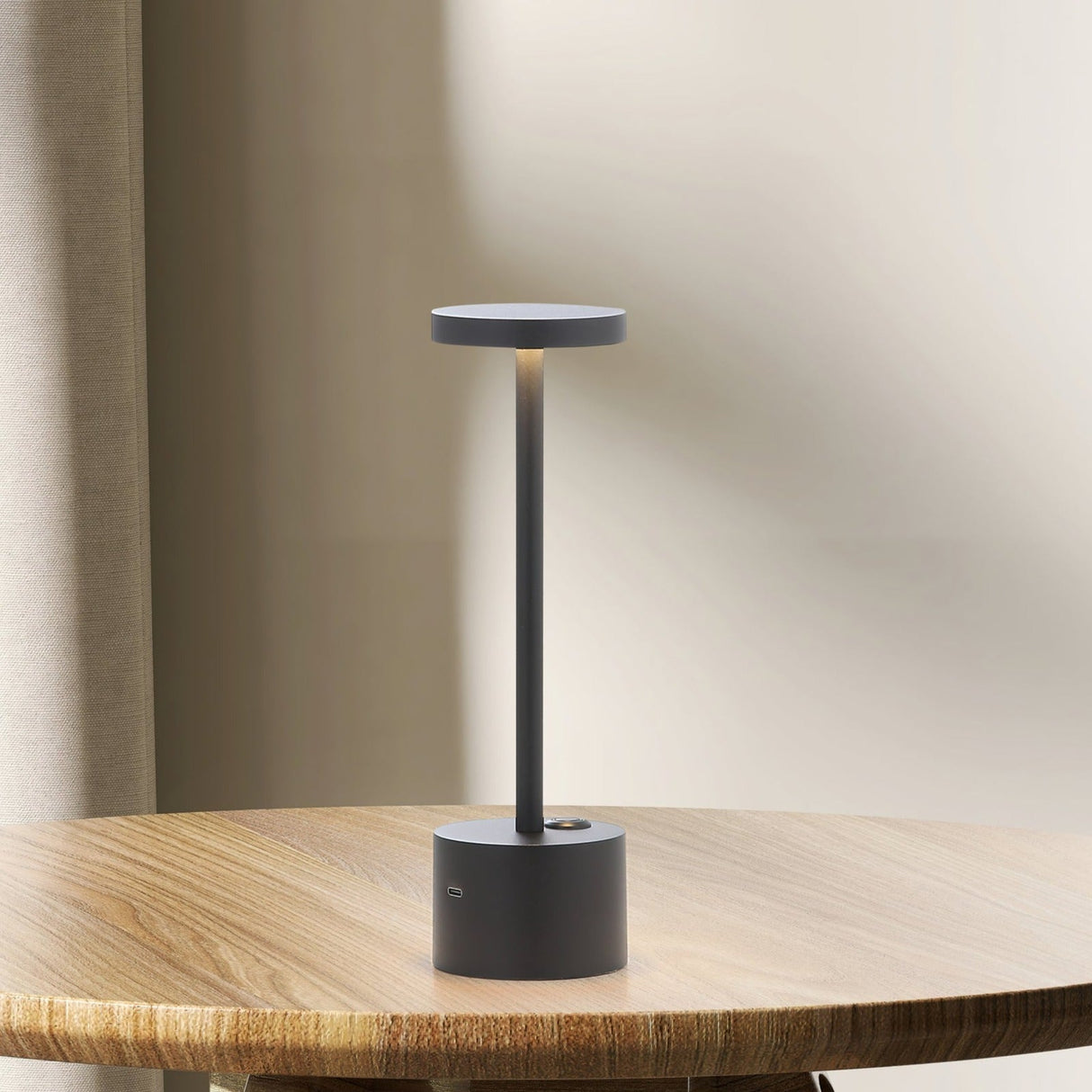 Bologna Mini LED Sladdlös Bordslampa Svart-Lampconcept.se